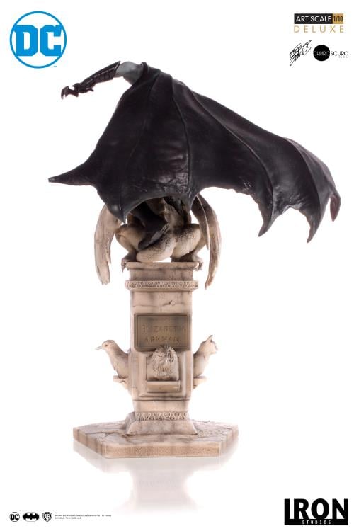DC Comics Batman 1/10 Deluxe Art Scale Limited Edition Statue Gallery Image 6