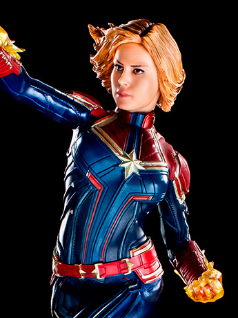 Captain Marvel Battle Diorama Series Captain Marvel 1/10 Art Scale Limited Edition Statue Gallery Image 2