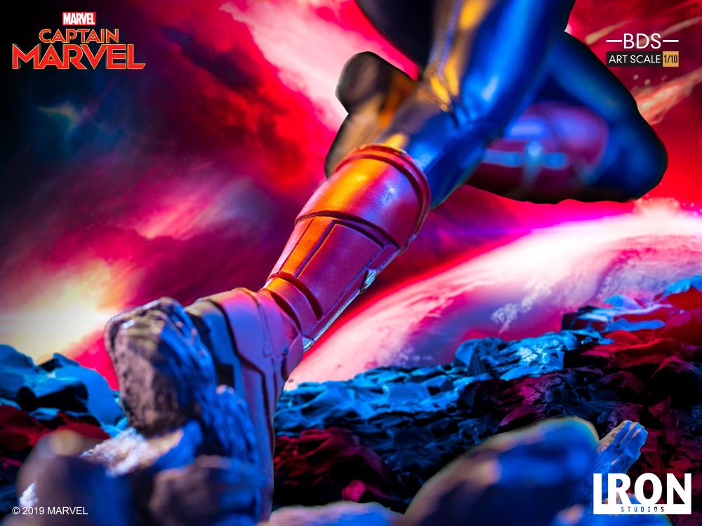 Captain Marvel Battle Diorama Series Captain Marvel 1/10 Art Scale Limited Edition Statue Gallery Image 10