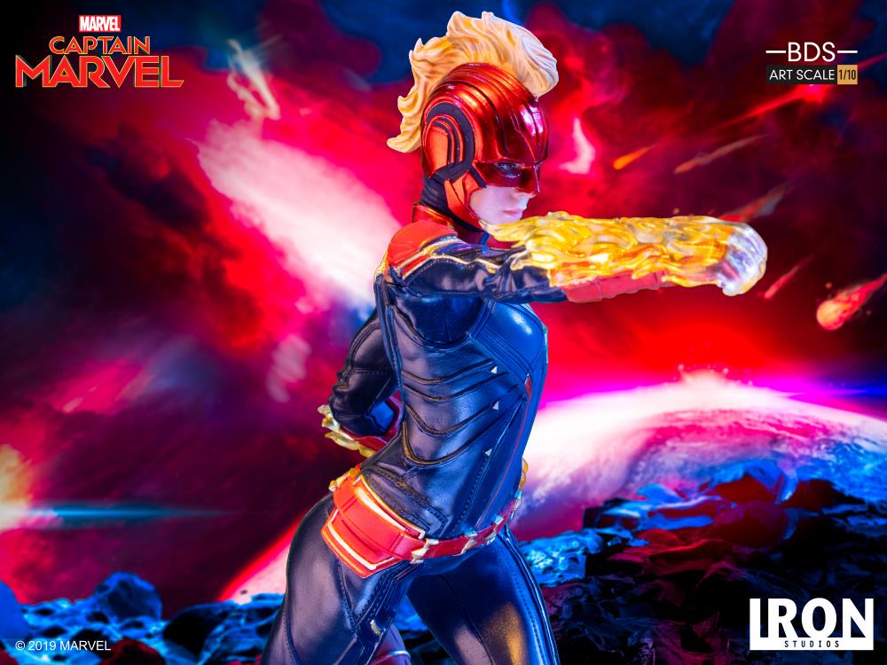 Captain Marvel Battle Diorama Series Captain Marvel 1/10 Art Scale Limited Edition Statue Gallery Image 14