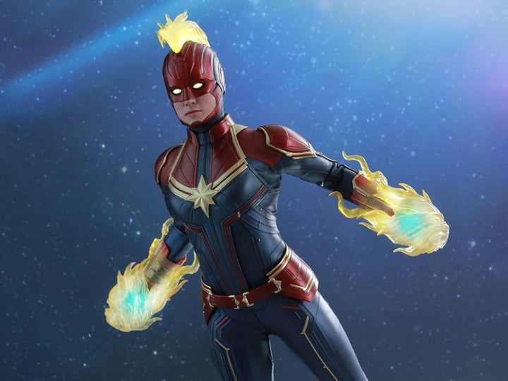 Hot Toys Captain Marvel | 1/6 Scale Captain Marvel Figure