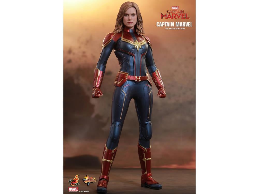 Captain Marvel MMS521 Captain Marvel 1/6th Scale Collectible Figure Gallery Image 3