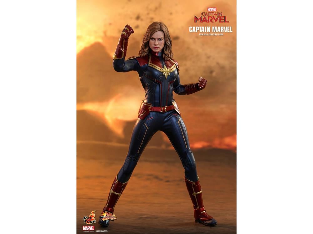 Captain Marvel MMS521 Captain Marvel 1/6th Scale Collectible Figure Gallery Image 4