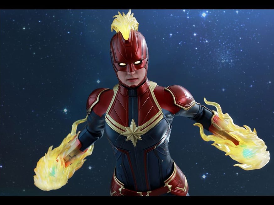 Captain Marvel MMS522 Captain Marvel (Deluxe) 1/6th Scale Collectible Figure Captain Marvel MMS522 Captain Marvel (Deluxe) 1/6th Scale Collectible Figure