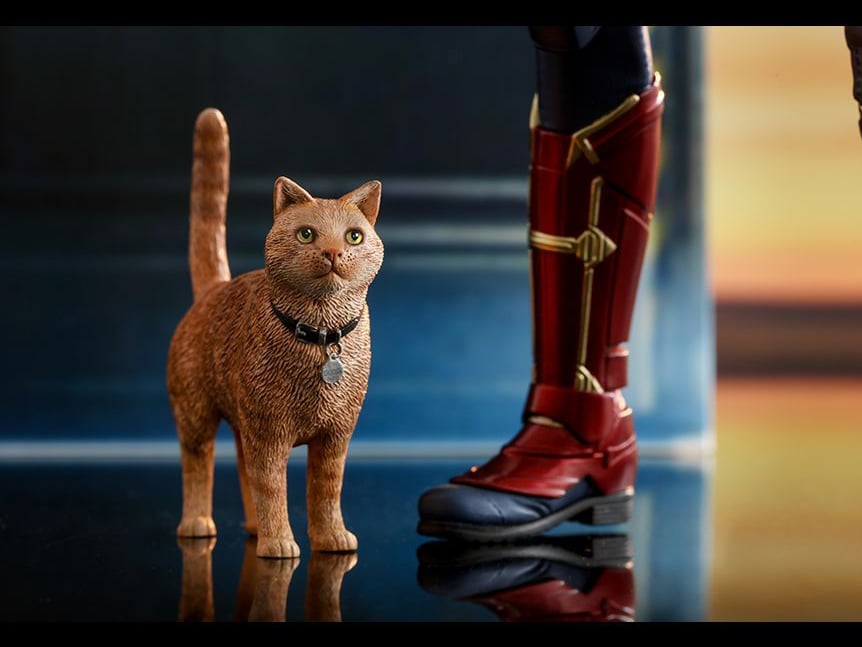 Captain Marvel MMS522 Captain Marvel (Deluxe) 1/6th Scale Collectible Figure Gallery Image 21