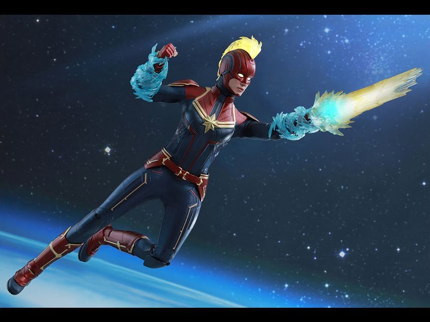 Captain Marvel MMS522 Captain Marvel (Deluxe) 1/6th Scale Collectible Figure Gallery Image 13
