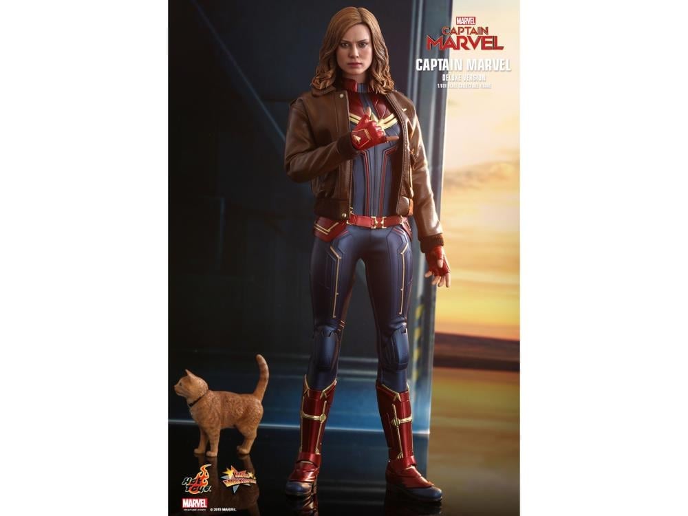 Captain Marvel MMS522 Captain Marvel (Deluxe) 1/6th Scale
