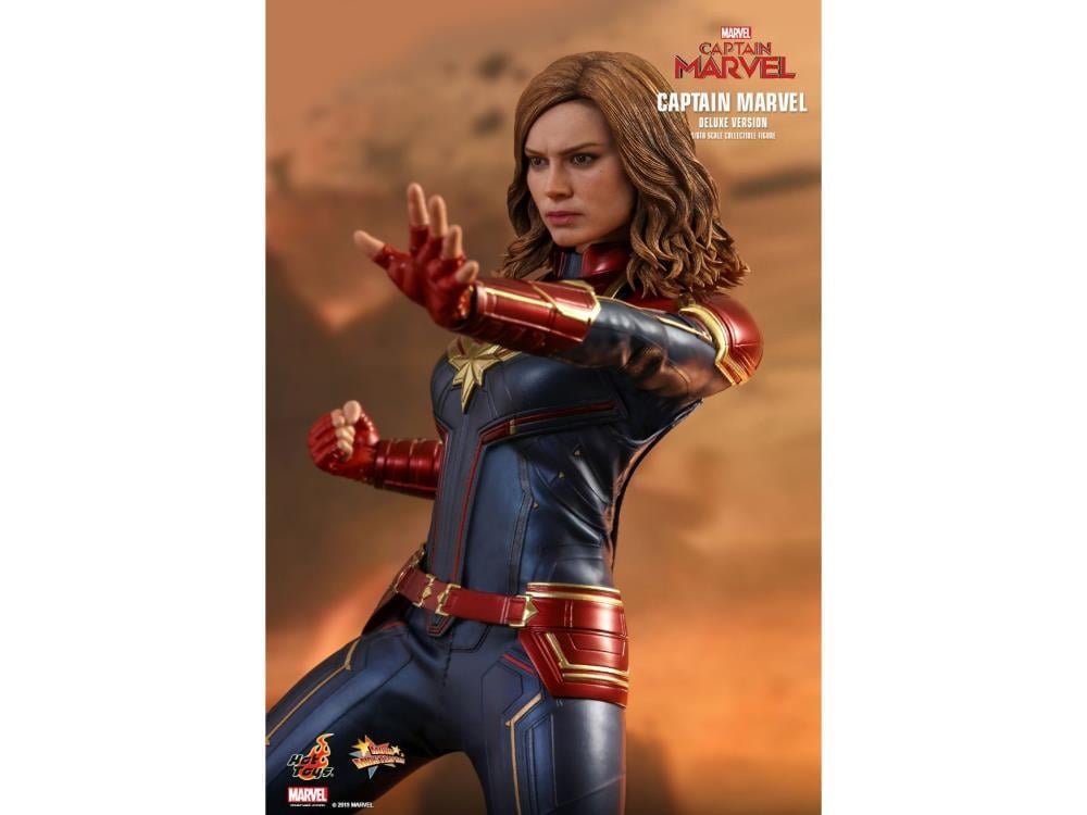 Captain Marvel MMS522 Captain Marvel (Deluxe) 1/6th Scale