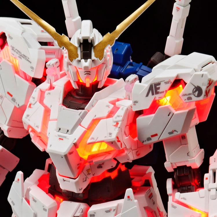 Mobile Suit Gundam Unicorn RG RX-0 Unicorn Gundam (Destroy Mode) Ver.TWC Exclusive Lighting 1/144 Scale Model Kit Gallery Image 10