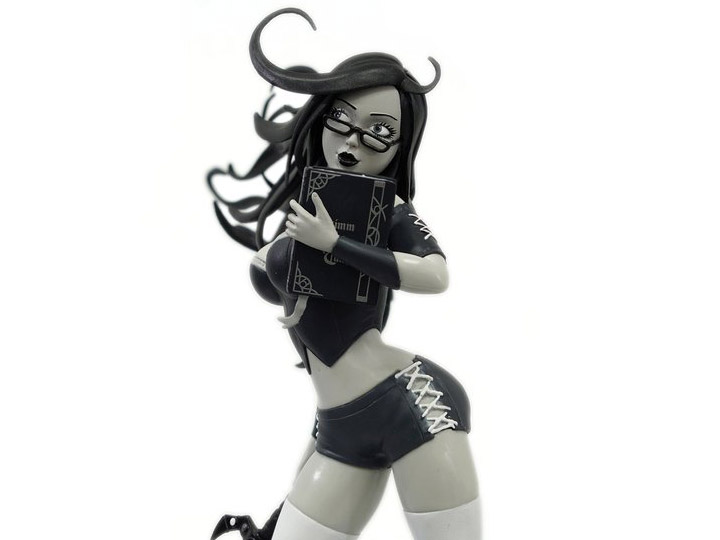 Grimm Fairy Tales Sela Mathers (Black & White) Limited Edition Statue Gallery Image 1