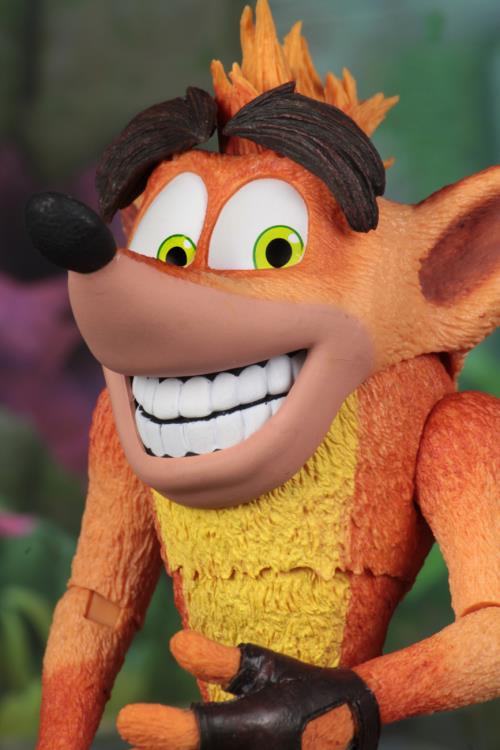 Crash Bandicoot Ultra Deluxe Crash Figure With Aku Aku Mask Gallery Image 8