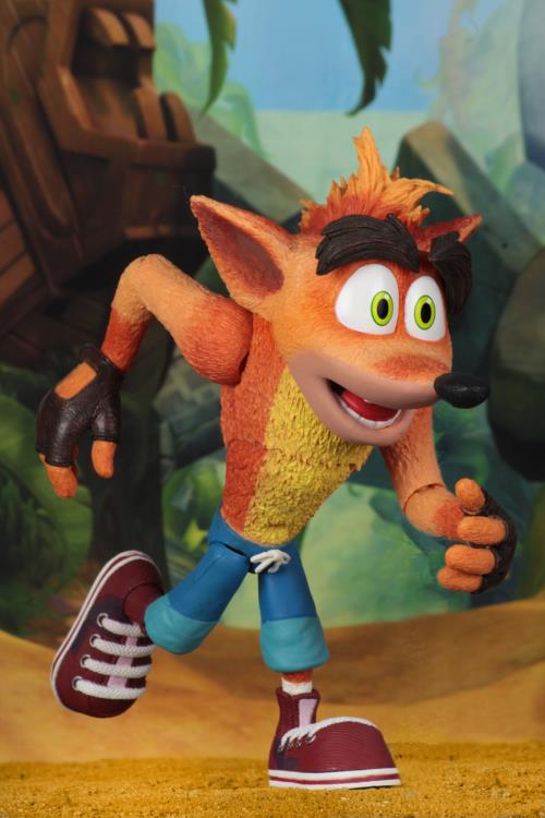 Crash Bandicoot Ultra Deluxe Crash Figure With Aku Aku Mask Gallery Image 6