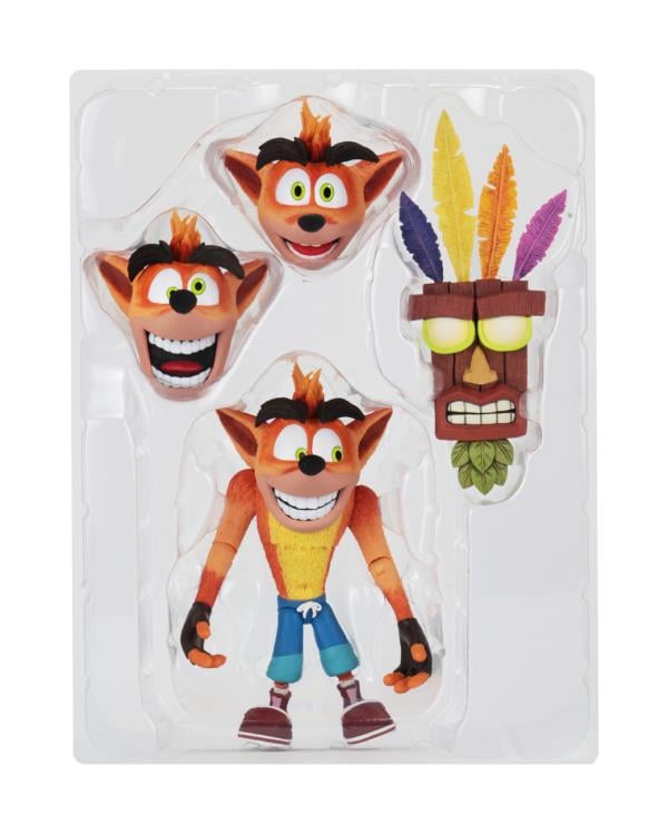 Crash Bandicoot Ultra Deluxe Crash Figure With Aku Aku Mask Gallery Image 10