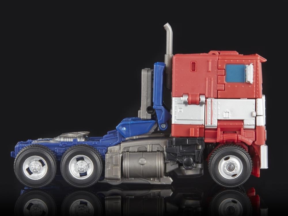 Transformers Studio Series 38 Voyager Class Optimus Prime Gallery Image 11