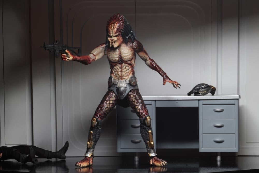 The Predator Ultimate Fugitive Predator (Lab Escape) Gallery Image 4