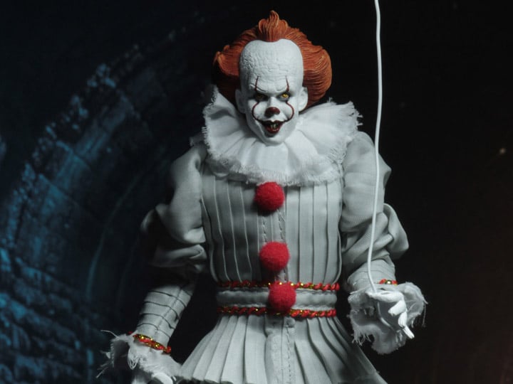 IT (2017) Pennywise Figure Gallery Image 1