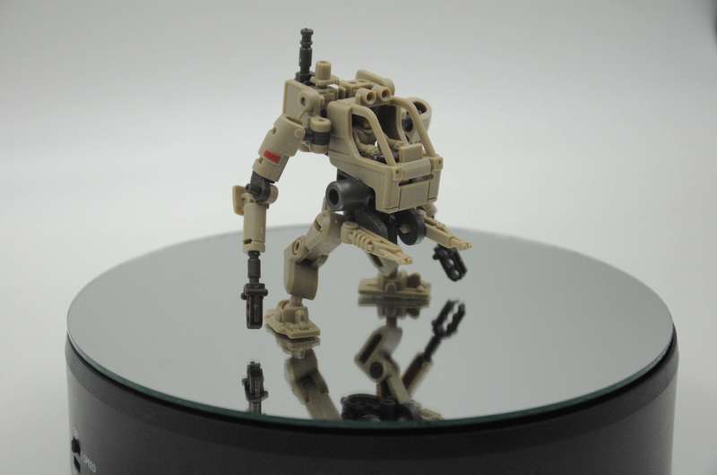 Multiabyss V-Link Mecha Striker + Logistic (Brown) 1/60 Scale Model Kit Gallery Image 5