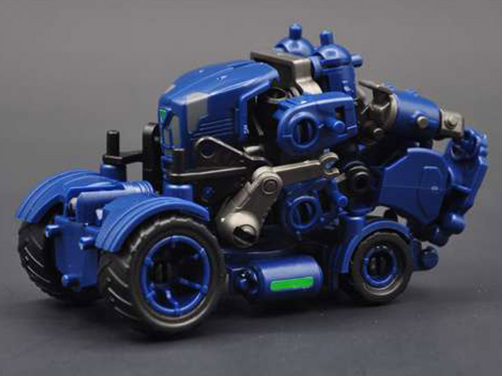Multiabyss V-Link Mecha Defender + Construction (Blue) 1/60 Scale Model Kit Gallery Image 1