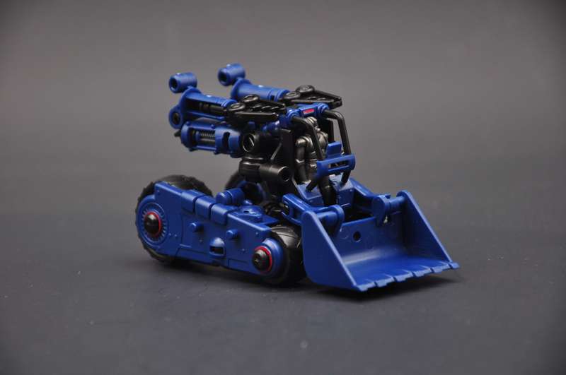 Multiabyss V-Link Mecha Defender + Construction (Blue) 1/60 Scale Model Kit Gallery Image 6