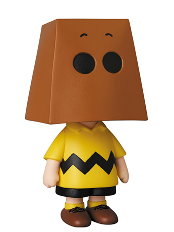 Peanuts Ultra Detail Figure No.490 Charlie Brown (Grocery Bag Ver.) Gallery Image 2
