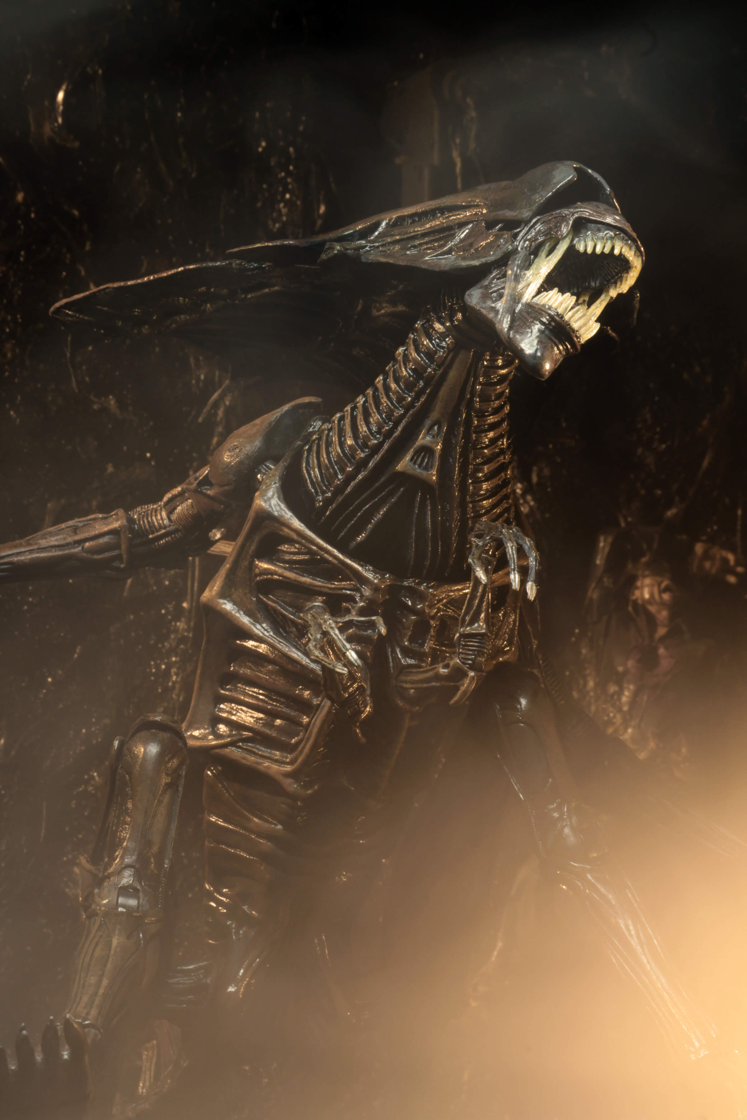 Alien: Resurrection Ultra Deluxe Alien Queen Figure Gallery Image 10