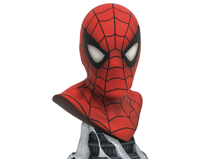 Marvel Legends in 3D Spider-Man 1/2 Scale Limited Edition Bust Gallery Image 1