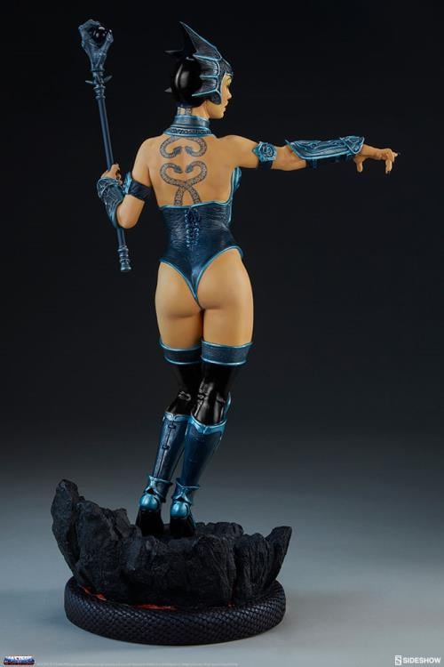 Masters of The Universe Evil-Lyn (Classic) Exclusive Limited Edition Statue Gallery Image 7