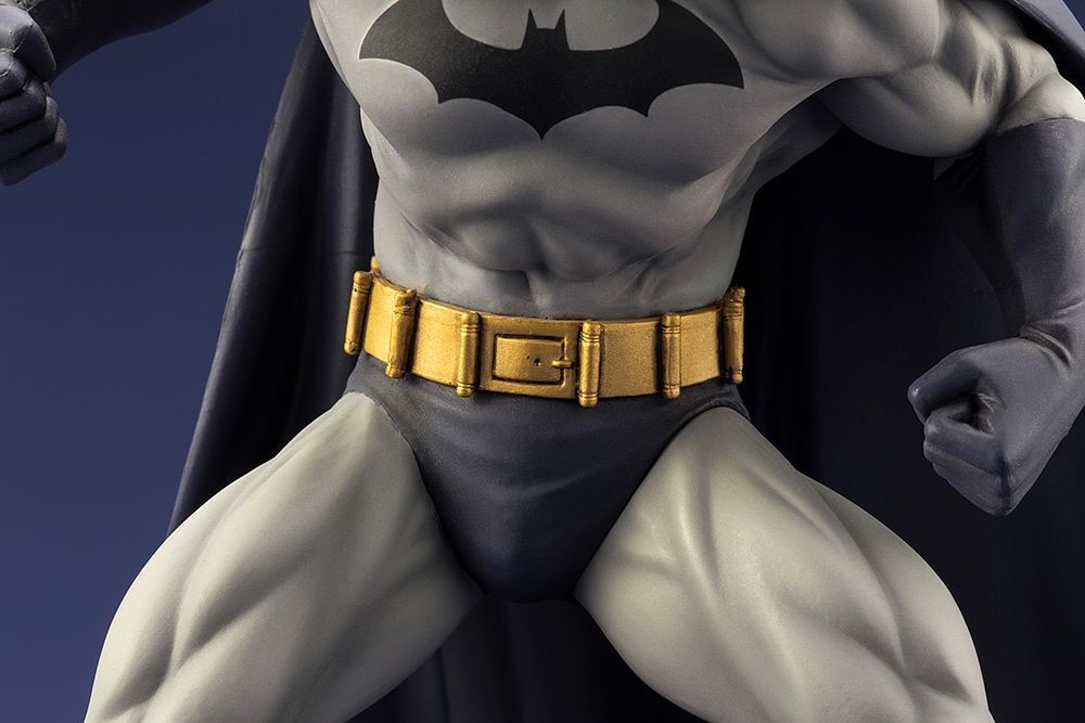 Batman: Hush ArtFX+ Batman Statue Gallery Image 11
