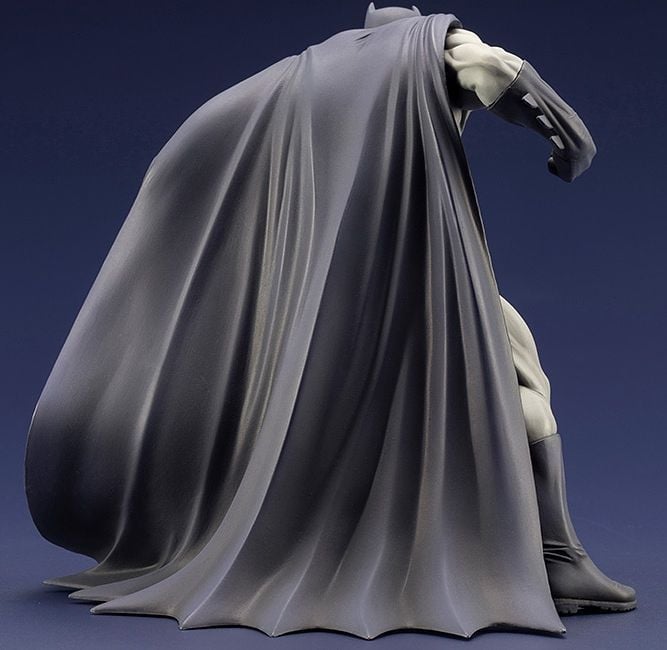 Batman: Hush ArtFX+ Batman Statue Gallery Image 4