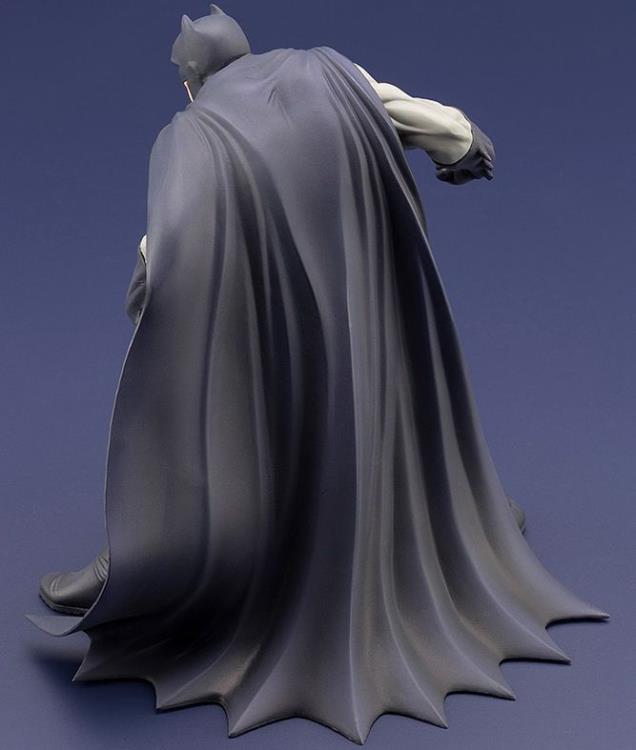 Batman: Hush ArtFX+ Batman Statue Gallery Image 6
