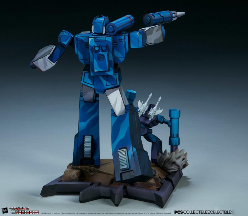 Transformers Classic Scale Soundwave Limited Edition Statue Gallery Image 6