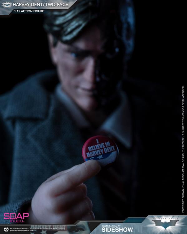 The Dark Knight Two-Face (Harvey Dent) 1/12 Scale Figure Gallery Image 7