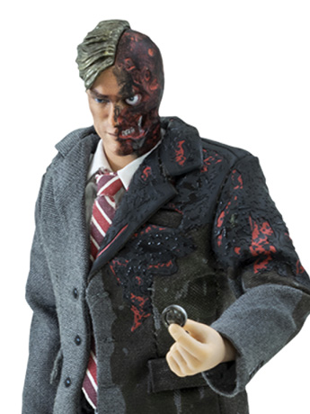 The Dark Knight Two-Face (Harvey Dent) 1/12 Scale Figure Gallery Image 2