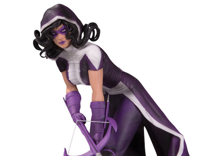 Cover Girls of the DC Universe Huntress Limited Edition Statue (Joelle Jones) Gallery Image 1