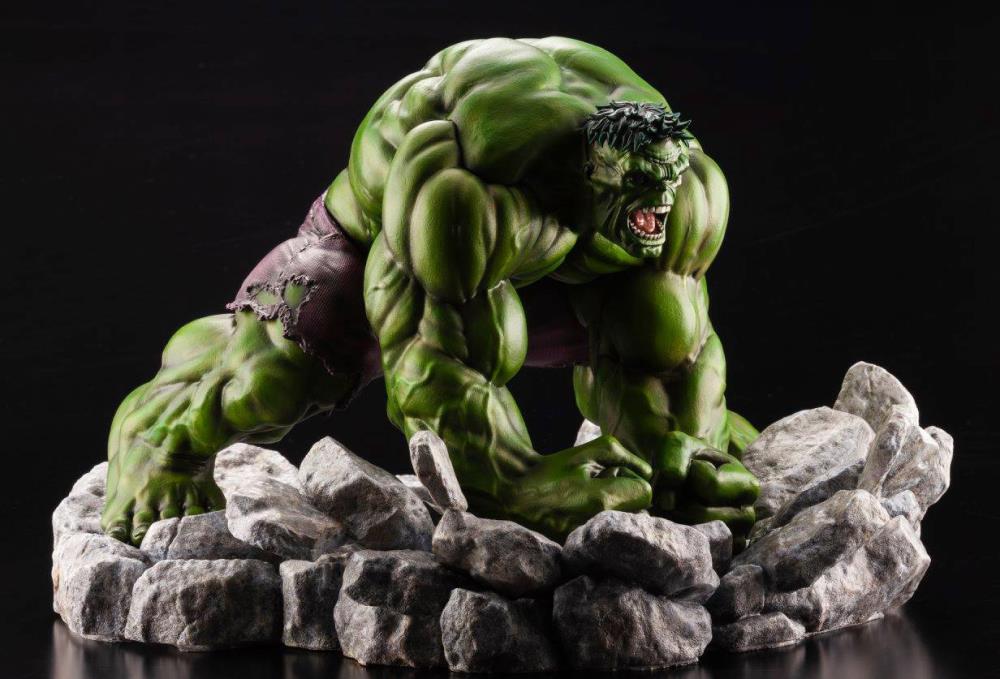 Marvel ArtFX Premier Hulk Limited Edition Statue Gallery Image 4