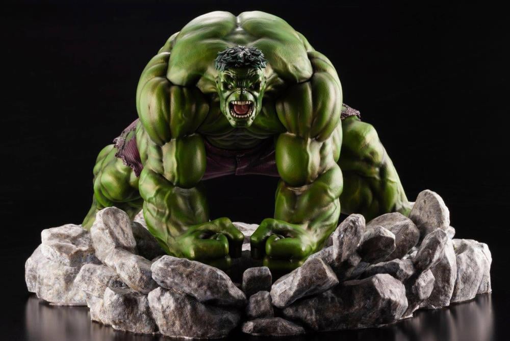 Marvel ArtFX Premier Hulk Limited Edition Statue Gallery Image 3