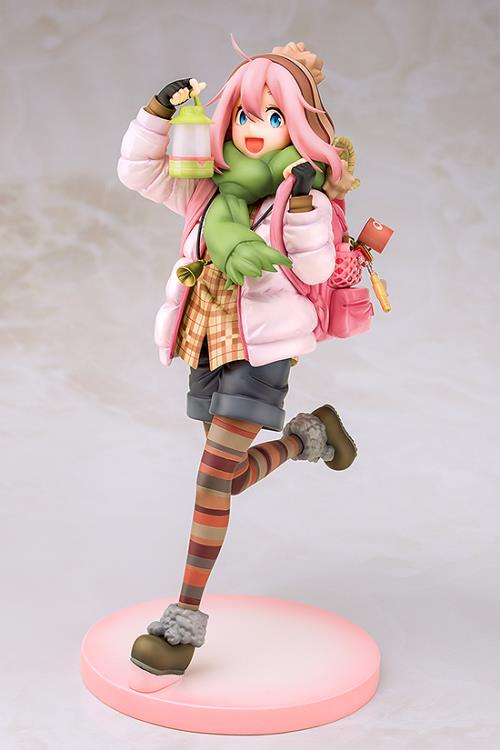 Laid-Back Camp Nadeshiko Kagamihara 1/7 Scale Figure Gallery Image 3