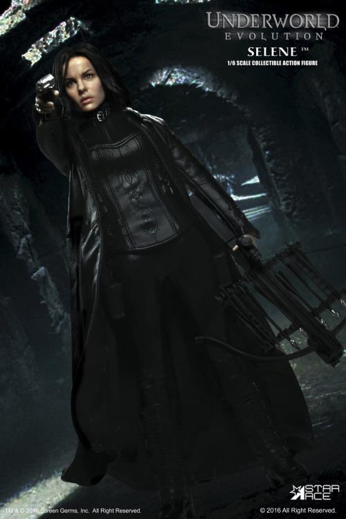 Underworld 2: Evolution Selene (Blue Eyes Ver.) 1/6 Scale Figure Gallery Image 4