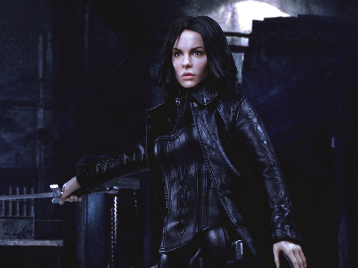 Underworld 2: Evolution Selene (Blue Eyes Ver.) 1/6 Scale Figure Gallery Image 1