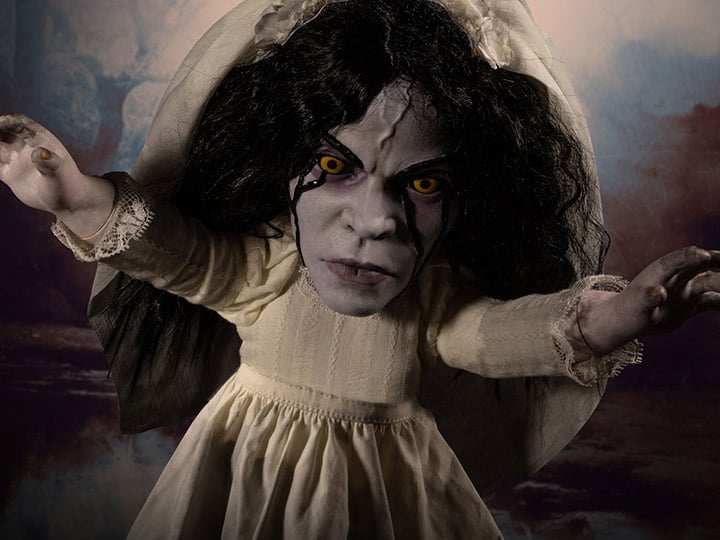 The Curse of La Llorona Mezco Designer Series Mega Scale Talking La Llorona Gallery Image 1