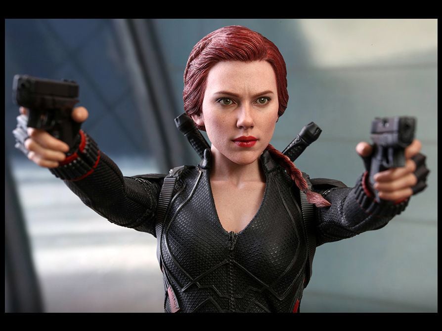 Avengers: Endgame MMS533 Black Widow 1/6th Scale Collectible Figure Gallery Image 16