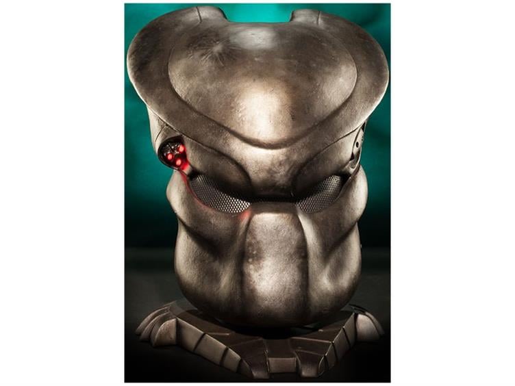 Predator Life Size Mask Prop Replica Gallery Image 1