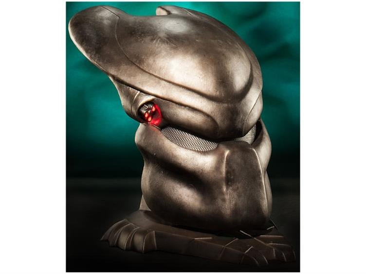 Predator Life Size Mask Prop Replica Gallery Image 3
