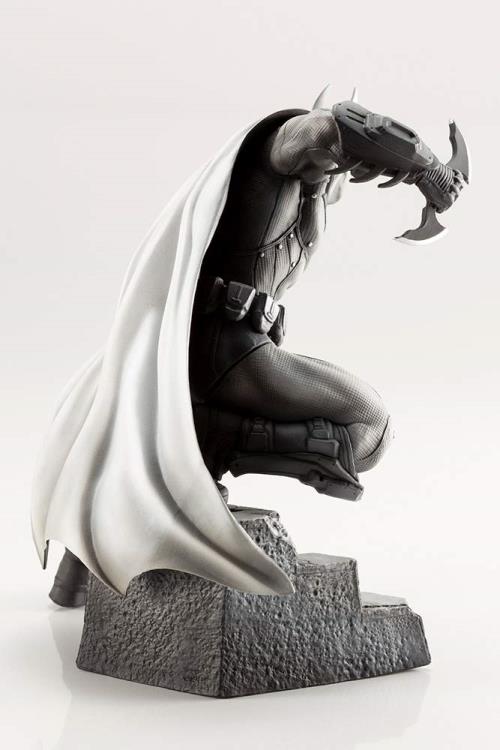 Batman Arkham Series 10th Anniversary Artfx+ Batman Limited Edition Statue Gallery Image 5