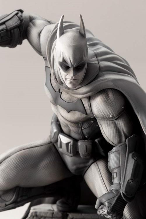 Batman Arkham Series 10th Anniversary Artfx+ Batman Limited Edition Statue Gallery Image 12