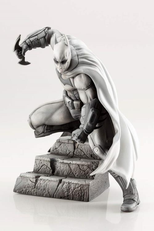 Batman Arkham Series 10th Anniversary Artfx+ Batman Limited Edition Statue Gallery Image 8