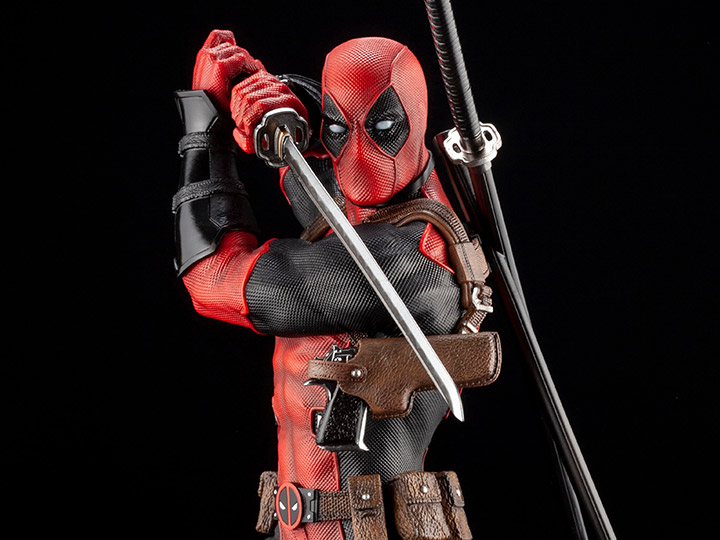 Marvel Deadpool (Maximum Effort) Fine Art Statue Gallery Image 1