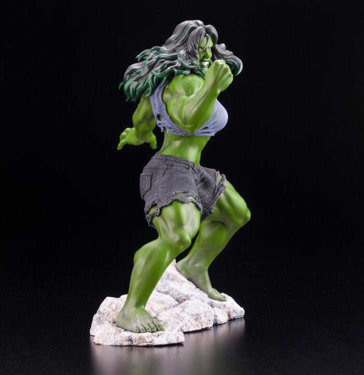Marvel ArtFX Premier She-Hulk Limited Edition Statue Gallery Image 8