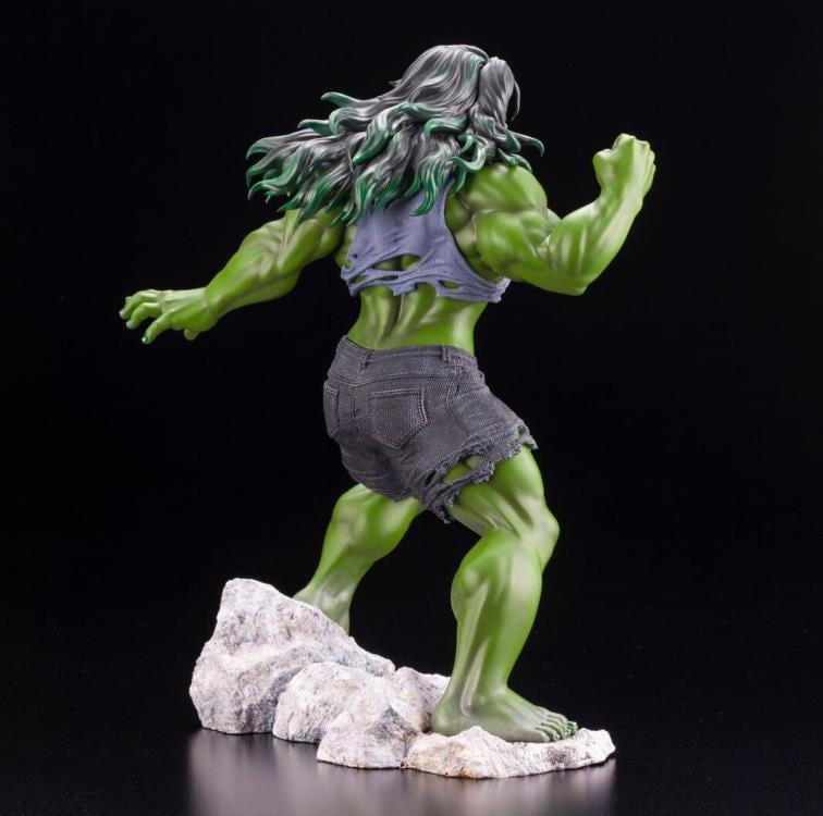 Marvel ArtFX Premier She-Hulk Limited Edition Statue Gallery Image 7