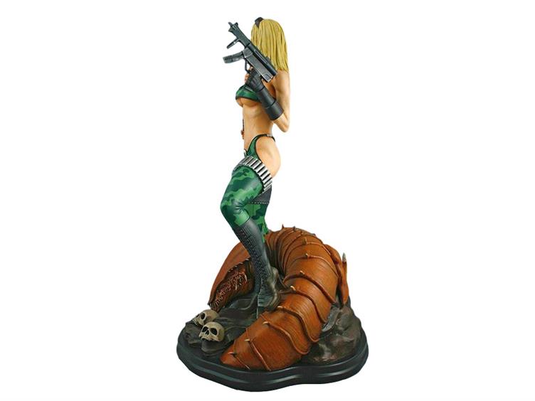 Alien Marine Girl 1/4 Scale Statue (LE 600) Gallery Image 2